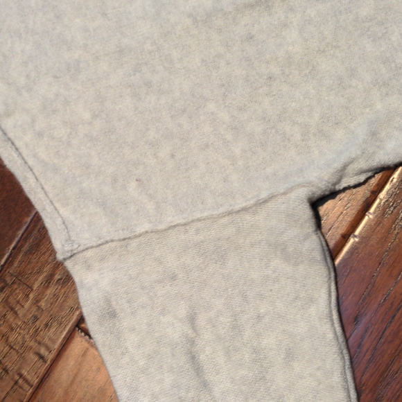 American Eagle light gray sweater - Picture 2 of 3